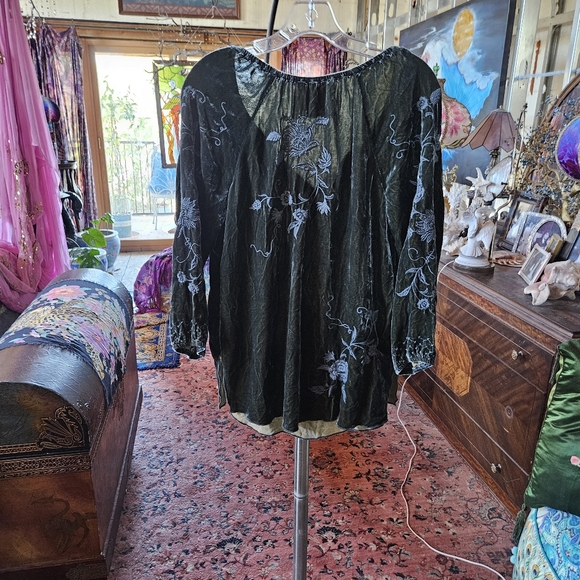 Johnny Was Velvet Top * - Picture 3 of 5